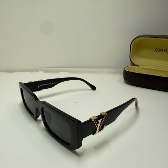 Black Louis Vuitton Sunglasses - Picture 4 of 7